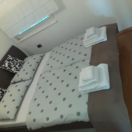 Libron Apartment *